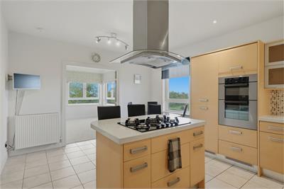 Flat 26, 22, Barnton Grove, EDINBURGH, EH4 6EJ - image 2