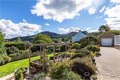 St Aidan's Manse, 1 High Cross Avenue, Melrose, TD6 9SQ - image 3