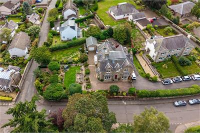 St Aidan's Manse, 1 High Cross Avenue, Melrose, TD6 9SQ - image 4