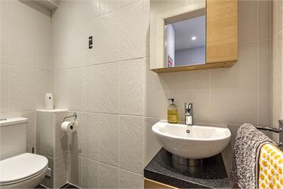St Aidan's Manse, 1 High Cross Avenue, Melrose, TD6 9SQ - image 36