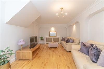 31 Daiches Braes, Edinburgh, EH15 2RD - image 3