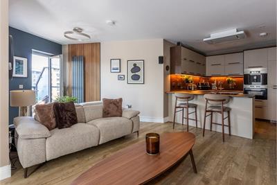 9/11 Victoria Quay, Edinburgh, EH6 6EZ - image 2