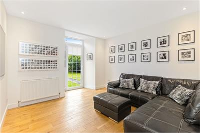 15 Harrison Gardens, Shandon, Edinburgh, EH11 1SH - image 2