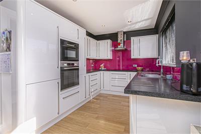 44 Scotland Drive, Dunfermline, KY12 7TD - image 7