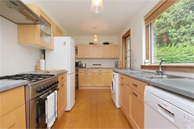 23 Buckstone Crescent, Edinburgh, EH10 6PJ - image 2