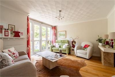 2 Upper Cramond Court, Edinburgh, EH4 6RQ - image 2