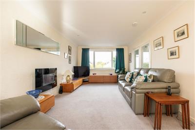 11 Cramond Gardens, Cramond, EH4 6PT - image 3