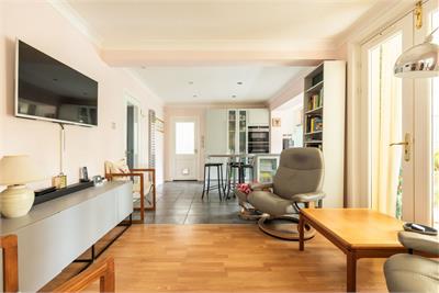 11 Cramond Gardens, Cramond, EH4 6PT - image 6