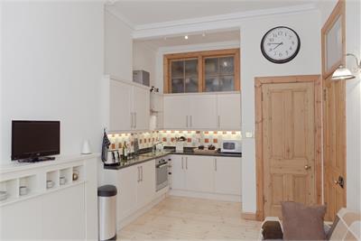 9/4 Spottiswoode Road, Marchmont, Edinburgh, EH9 1BH - image 5
