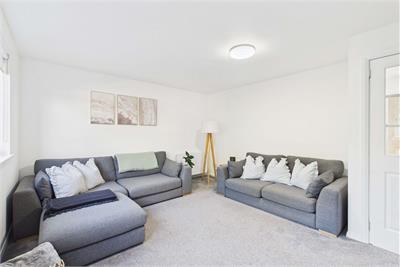 51/3 Dundee Terrace, Polwarth, Edinburgh, EH11 1DP - image 4