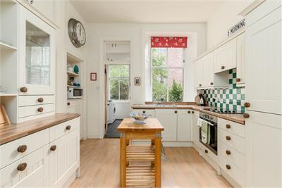 74 Falcon Avenue, Edinburgh, EH10 4AW - image 4