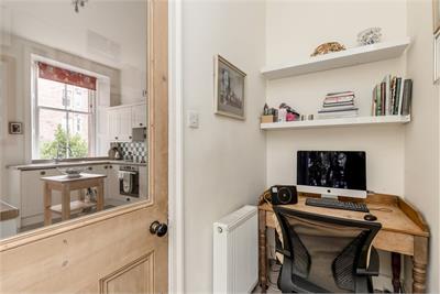 74 Falcon Avenue, Edinburgh, EH10 4AW - image 7