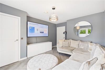 19 Broomview Path, Sighthill, Edinburgh, EH11 4FH - image 3