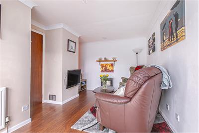 16 Carswell Place, Dunfermline, KY12 9YJ - image 3