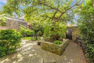 4 (3F2), Sciennes House Place, Sciennes, Edinburgh, EH9 1NW - image 12