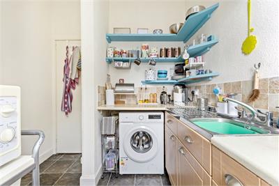 4 (3F2), Sciennes House Place, Sciennes, Edinburgh, EH9 1NW - image 5