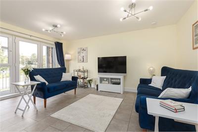 Flat 4, 1 Poppy Cruick, Edinburgh, EH4 8FL - image 3