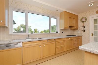 37 Dalmahoy Crescent, Balerno, EH14 7BZ - image 17