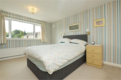 37 Dalmahoy Crescent, Balerno, EH14 7BZ - image 3