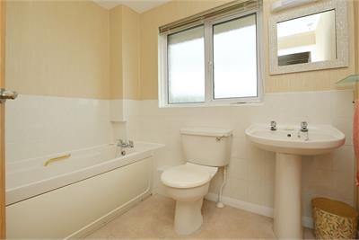 37 Dalmahoy Crescent, Balerno, EH14 7BZ - image 5