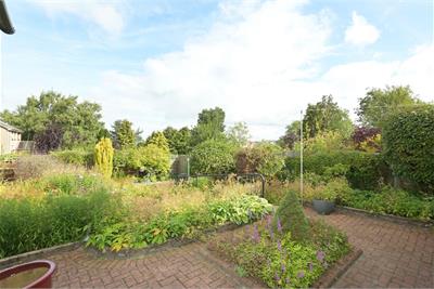37 Dalmahoy Crescent, Balerno, EH14 7BZ - image 9