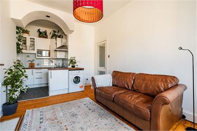 19/14 Watson Crescent, Edinburgh, EH11 1HA - image 3