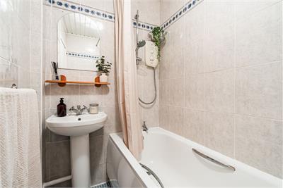 19/14 Watson Crescent, Edinburgh, EH11 1HA - image 7