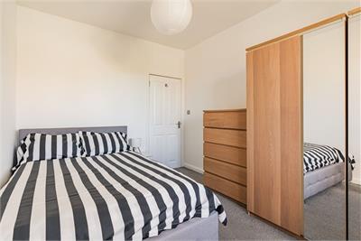 75 Broomfield Crescent, Edinburgh, EH12 7LU - image 4