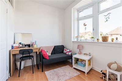75 Broomfield Crescent, Edinburgh, EH12 7LU - image 6