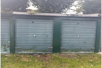 Garage 16, 15 Salisbury Road, Newington, Edinburgh, EH16 5AA - image 2