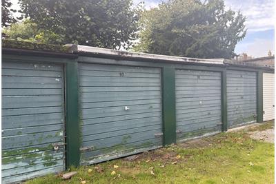 Garage 16, 15 Salisbury Road, Newington, Edinburgh, EH16 5AA - image 3