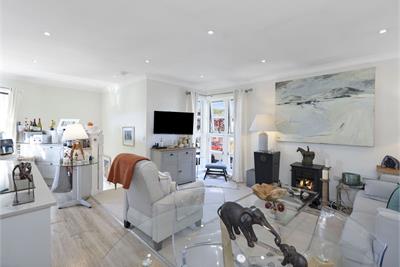 6 East Werberside, Fettes, Edinburgh, EH4 1SU - image 2