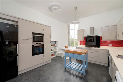 1/6 Glengyle Terrace, Edinburgh, EH3 9LL - image 3
