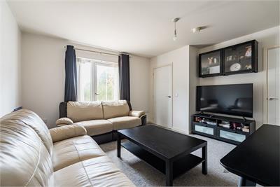 17 Broomview Path, Edinburgh, EH11 4FH - image 2