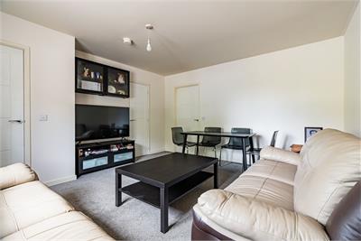 17 Broomview Path, Edinburgh, EH11 4FH - image 3