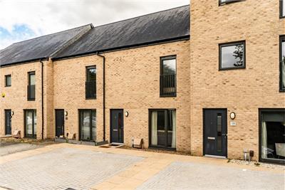 17 Broomview Path, Edinburgh, EH11 4FH - image 1