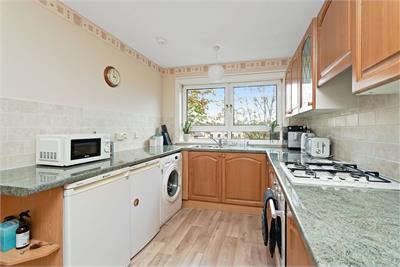 213/5 Great Junction Street, Edinburgh, EH6 5RU - image 2