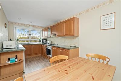213/5 Great Junction Street, Edinburgh, EH6 5RU - image 3