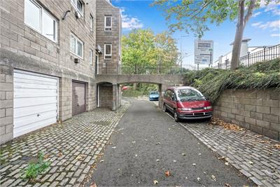 213/5 Great Junction Street, Edinburgh, EH6 5RU - image 25