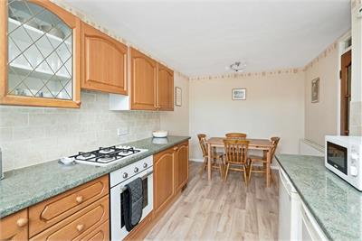 213/5 Great Junction Street, Edinburgh, EH6 5RU - image 4