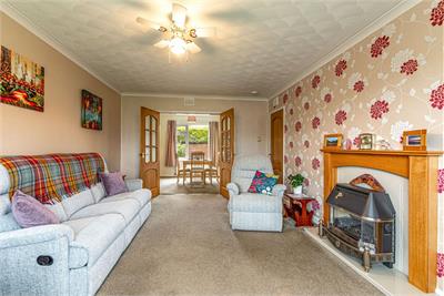 3 Plumdon Park Avenue, Annan, DG12 6EY - image 6