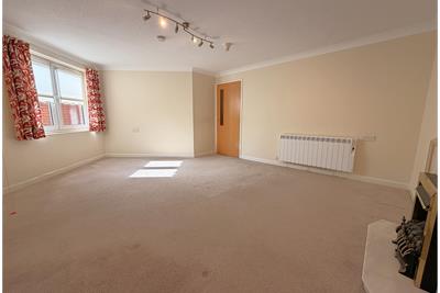 Flat 24, Muirfield Court, 20 Muirend Road, Glasgow, G44 3QP - image 2