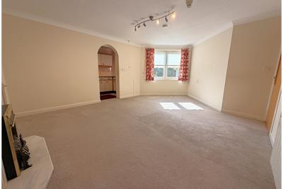 Flat 24, Muirfield Court, 20 Muirend Road, Glasgow, G44 3QP - image 4