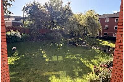 Flat 24, Muirfield Court, 20 Muirend Road, Glasgow, G44 3QP - image 5
