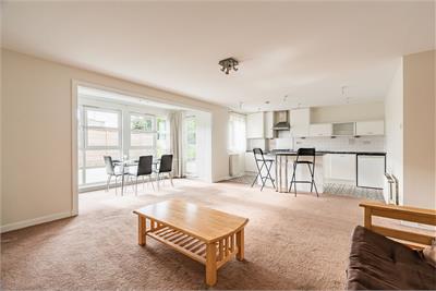 84/3 Chesser Crescent, Edinburgh, EH14 1SE - image 2