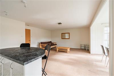 84/3 Chesser Crescent, Edinburgh, EH14 1SE - image 3