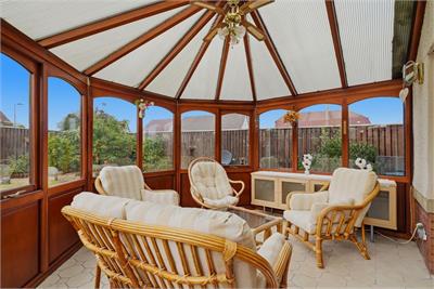 44 The Murrays, Gilmerton, Edinburgh, EH17 8UE - image 2