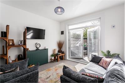 74 Moredun Park Gardens, Edinburgh, EH17 7LG - image 1