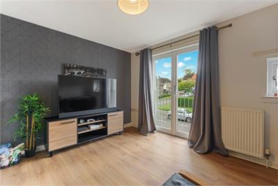 13C St. Margarets Well, Dunfermline, KY12 0HZ - image 3
