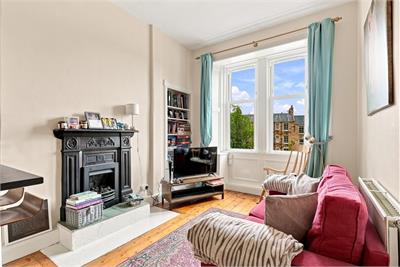 3F2, 5 Comely Bank Row, EDINBURGH, EH4 1DZ - image 2